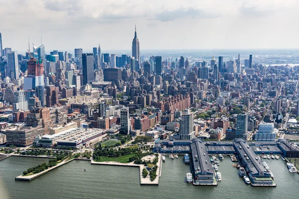 Вид Манхеттена з вертольота в Нью-Йорку — стокове фото
