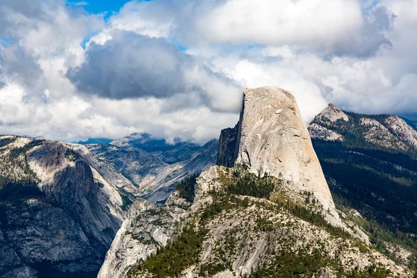 Halvkuppel i Yosemite National Park - Stock-foto