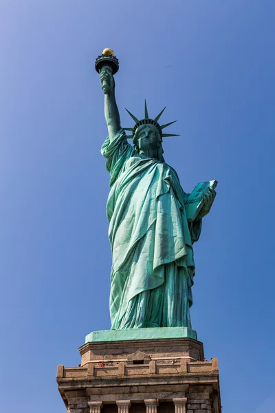 自由の女神像、ニューヨークでは 2015 年 8 月 — ストック写真