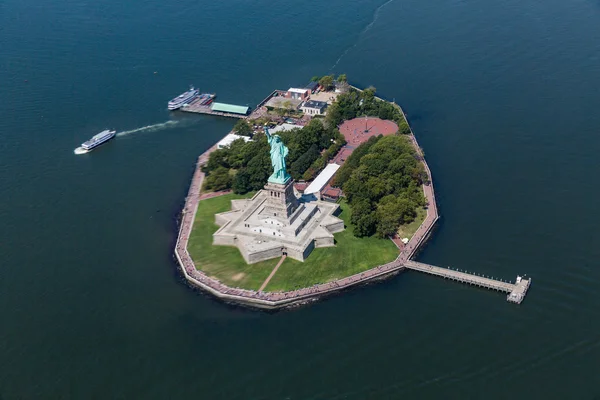 Statue liberty from helicopter, New York in August 2015 — Stock Photo, Image