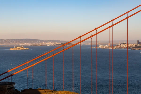 Golden Gate Köprüsü pil Spencer bakış açısıyla gün batımında — Stok fotoğraf