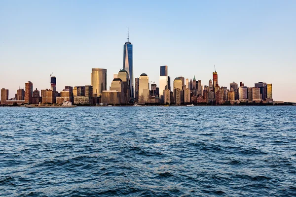 View of Midtown Manhattan from the J. Owen Grundy Park on New Jersey side — стоковое фото