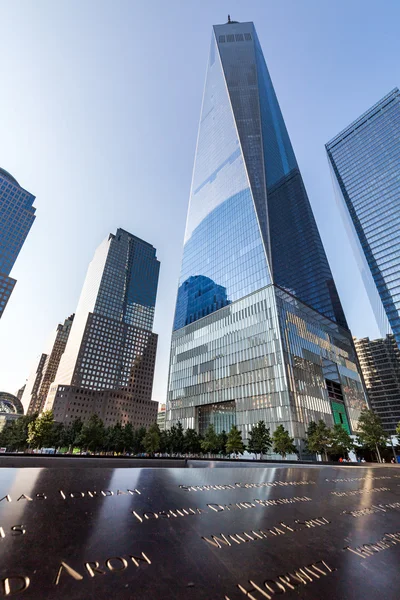曼哈顿市中心世界贸易中心摩天大楼的景色 — 图库照片