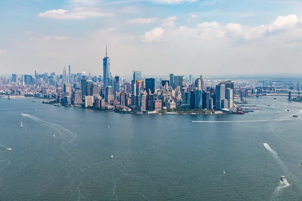 Egy helikopter, New York-i Manhattan views — Stock Fotó