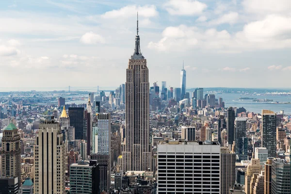 Nézd a Manhattan belvárosa és a híres Empire State Building — Stock Fotó