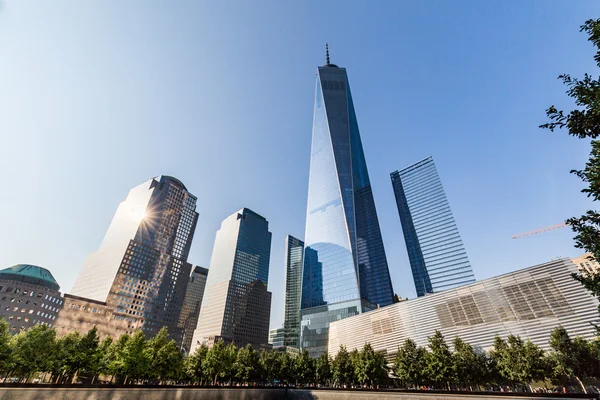 Utsikt över One World Trade Center skyskrapa i Manhattan Downtown — Stockfoto