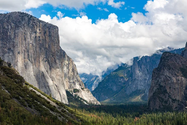 El Capitan in Yosemite National Park — стокове фото