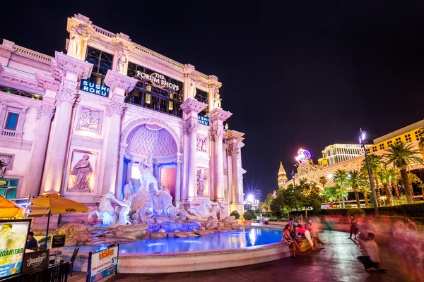 มุมมองภายนอกของ Caesars Palace Casino บน Las Vegas Strip — ภาพถ่ายสต็อก