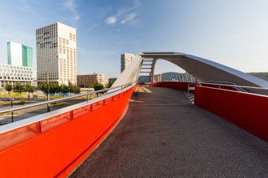 Zürih'in çeşitli mimari görünümünü ünlü kartpostal