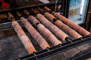 Prag fırında Trdelnik