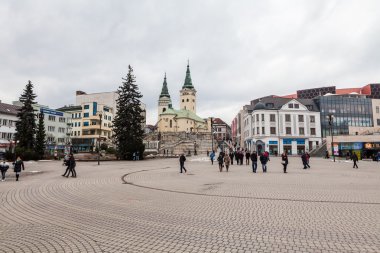 Zilina şehir merkezinde ana kare