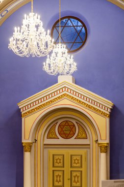 İç görünümünde yenilenmiş bir sinagog Ruzomberok, Slovakya