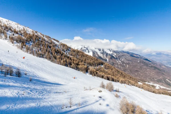 Lyžařské středisko Les Orres, Hautes-Alpes, Francie — Stock fotografie