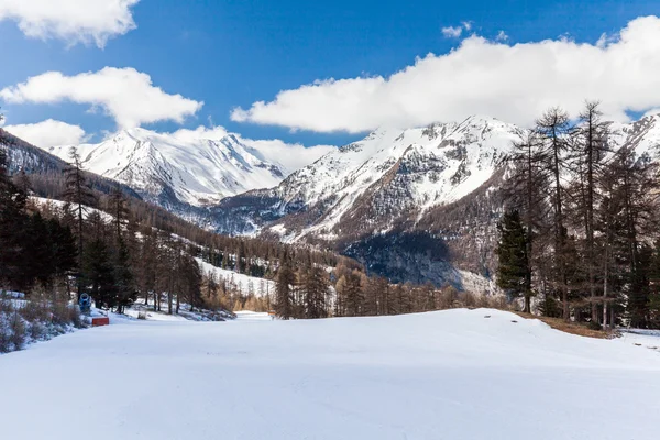 Lyžařské středisko Les Orres, Hautes-Alpes, Francie — Stock fotografie