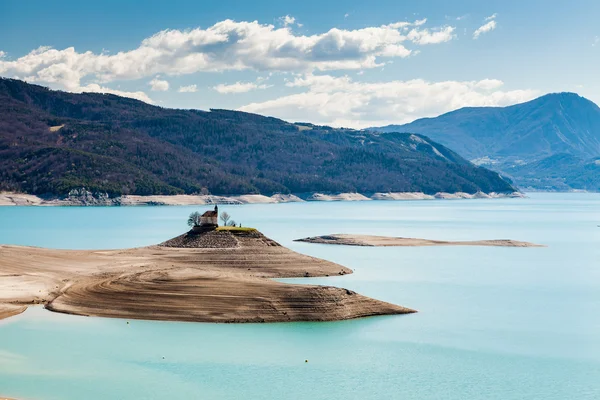法国高等阿尔卑斯湖塞尔 Poncon — 图库照片