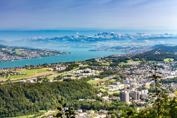 Vista desde la montaña de Zurich Uetliberg, Suiza — Foto de Stock