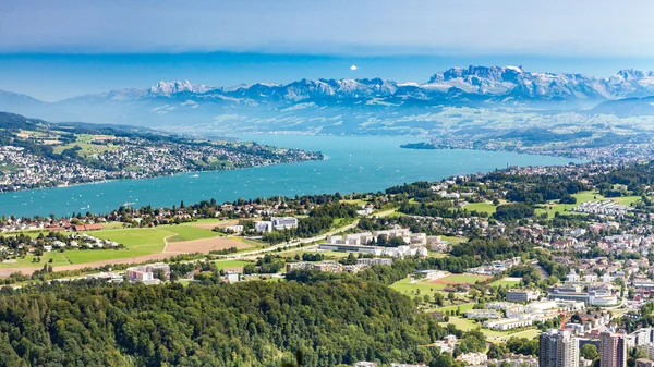 Pohled z curyšské hory Uetliberg, Švýcarsko — Stock fotografie