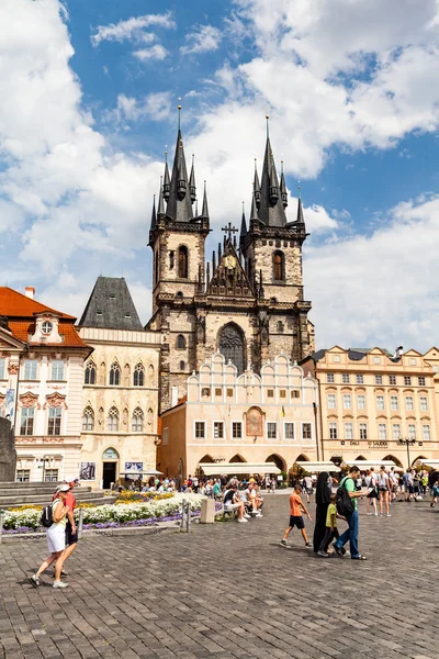 A Igreja da Mãe de Deus diante de Tyn em Praga — Fotografia de Stock