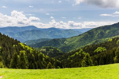 Bisiklete binme boyunca doğa Revuce Slovakya Malino Brdo yolu