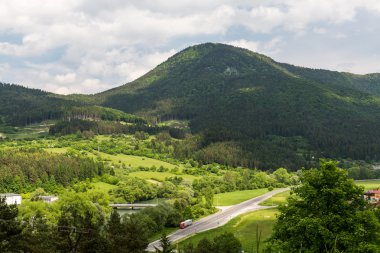 Slovakya Ruzomberok yakınlarındaki Cernova köyünde Doğa