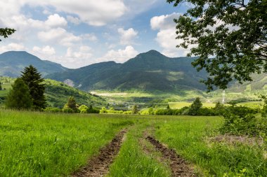 Slovakya Ruzomberok yakınlarındaki Cernova köyünde Doğa