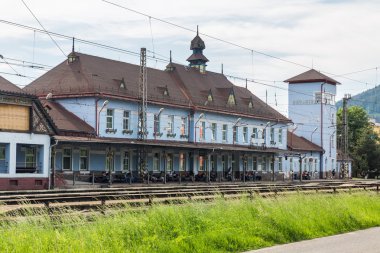 Ruzomberok ana tren istasyonunun dış görünümü