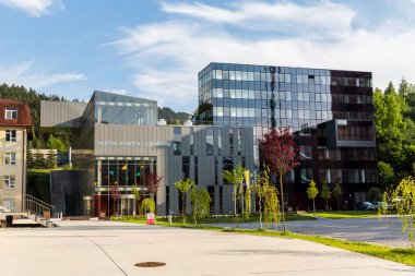 Katolik üniversitesi, ünlü ve tarihi bir bina, Ruzomberok, Slovakya'ya bakış