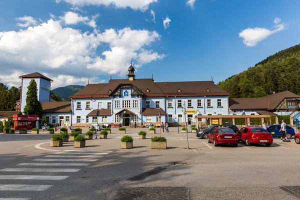 Ruzomberok, Slovakya'daki ana tren istasyonunun dış görünümü — Stok fotoğraf