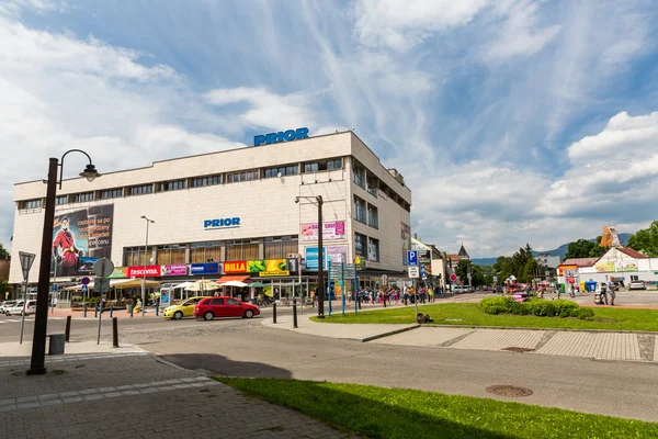 Edifícios no centro da cidade de Liptovsky Mikulas, Eslováquia — Fotografia de Stock