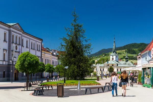 El centro de la ciudad de Dolny Kubin en Eslovaquia — Foto de Stock