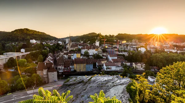 Vista da Mountain Lagern alla città di Baden al tramonto — Foto Stock