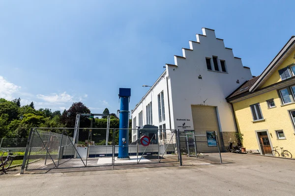 Außenansicht des Wasserkraftwerks Baden — Stockfoto