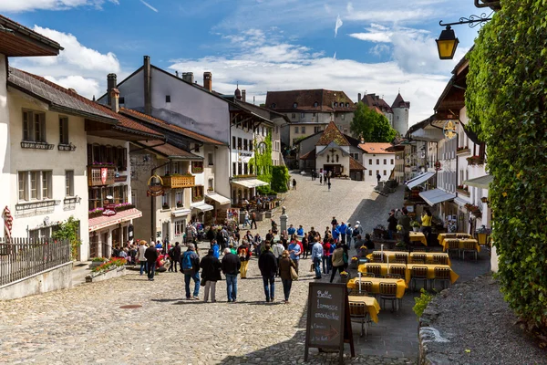 Vista da cidade histórica Gruyeres na Suíça — Fotografia de Stock