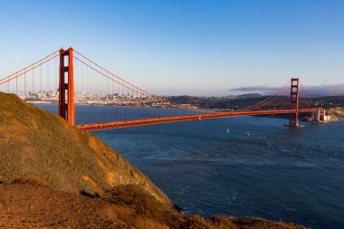 Golden Gate Köprüsü pil Spencer bakış açısıyla gün batımında