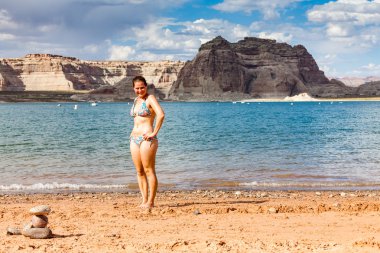 Kız Wahweap Marina alanında, Arizona