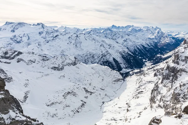 Engelberg, İsviçre manzaraları Kayak tesisi