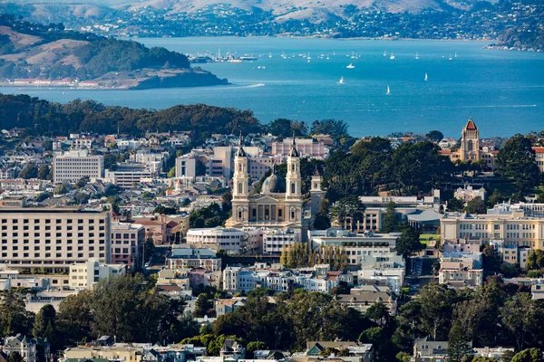 View from Twin Peaks to Saint Ignatius Church, San Francisco — Stok fotoğraf