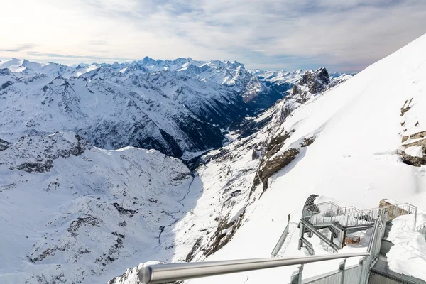 Blick vom Skigebiet engelberg, Schweiz — Stockfoto