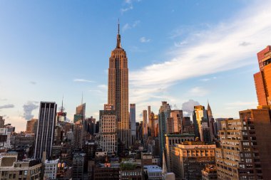 Midtown Manhattan'ın ünlü Empire State Binası ile göster