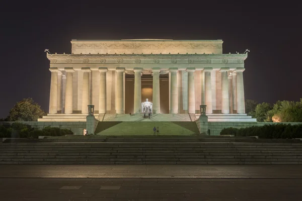 Pomnik Lincolna na National Mall w Waszyngtonie — Zdjęcie stockowe