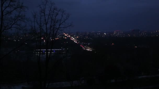 Panorama de la ville Kiev la nuit 