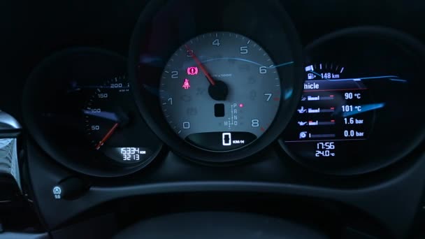 Elektronische autodashboard close-up — Stockvideo