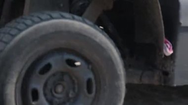 Yolda arabası rides
