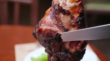 Kabuk Barbekü ile keserek