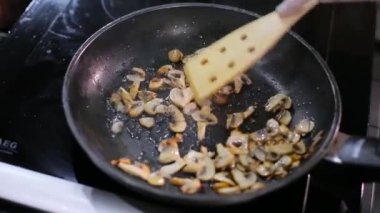 Cook tavada mantar patates kızartması