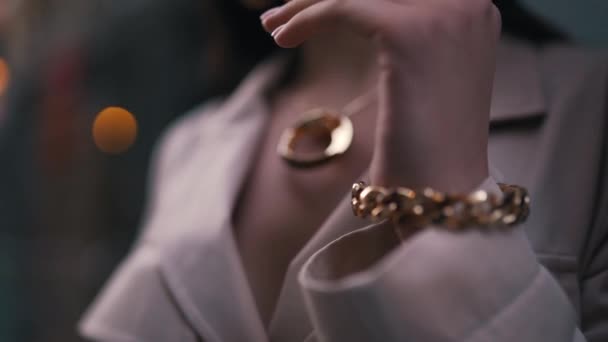 Jewelry close-up on a woman — Stock Video