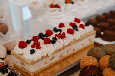 Pasta ve tatlıların yer aldığı tatlı görüntüsü