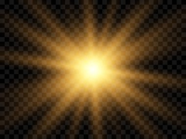 Şeffaf bir arkaplanda güneş ışığı. İzole edilmiş sarı ışık demetleri. Vektör illüstrasyonu