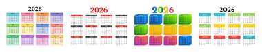 2026 için dört takvim seti beyaz arka planda izole edildi. Pazardan pazartesiye, iş planı. Vektör illüstrasyonu