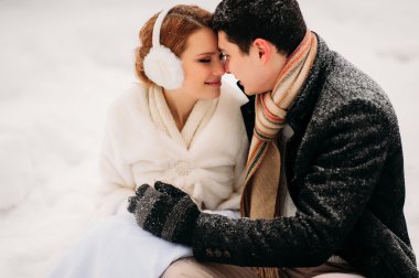 kaç bir çam ormanı içinde